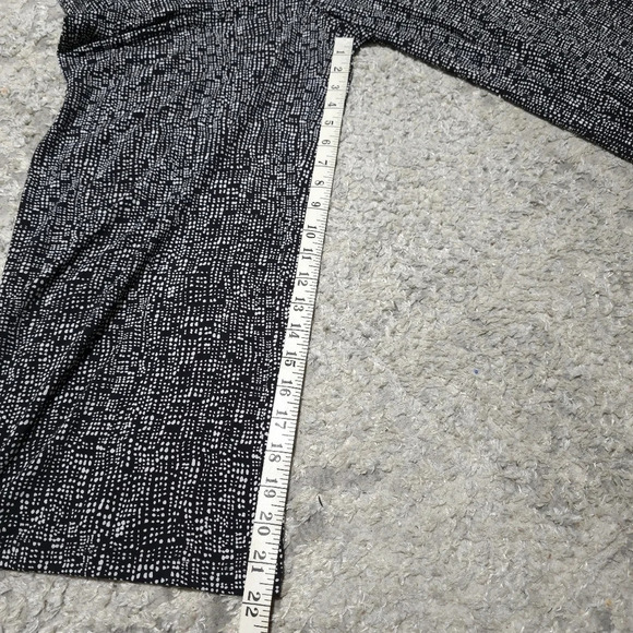 SUSAN GRAVER Liquid Knit Wide Leg Culotte Capri Pull On Pants w/ Pockets, M - Picture 10 of 13